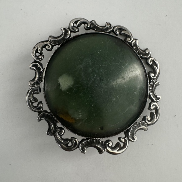 Vintage Nephrite Green Jade Brooch Silver 900  ORNATE Filigree Oval Pin 1930's - Picture 4 of 6